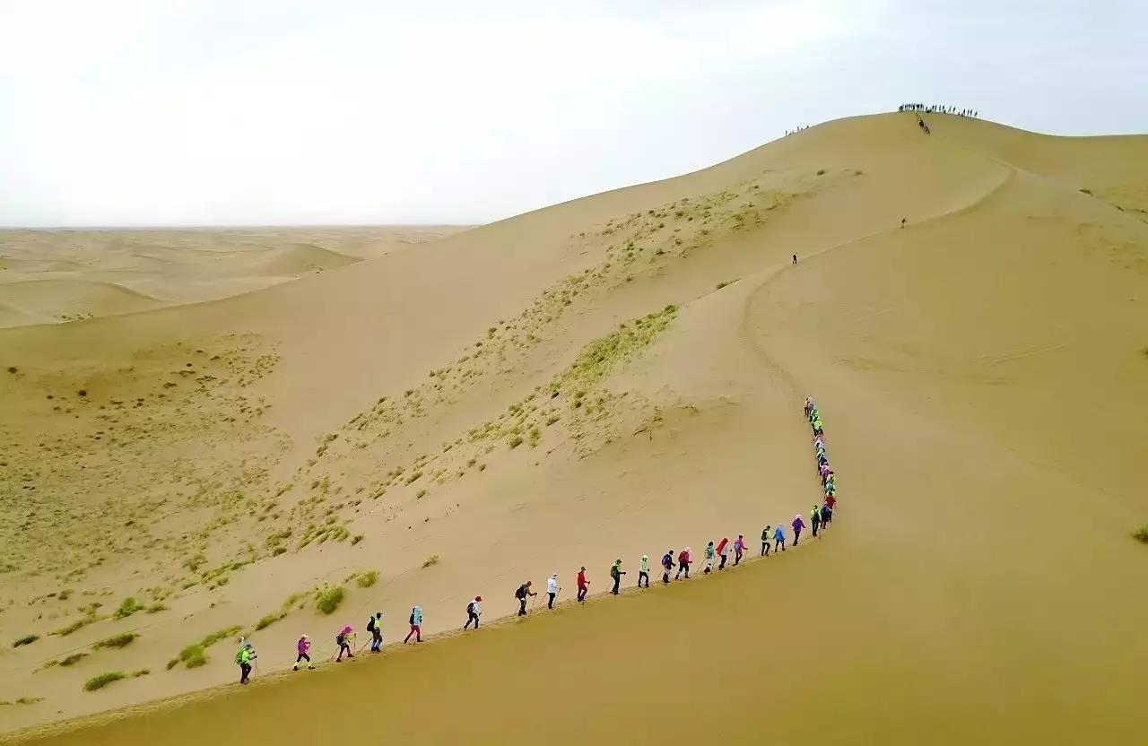 中卫出发.腾格里沙漠深度徒步探寻仓央嘉措之路2天1夜